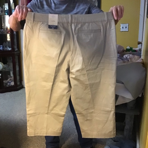 ST JOHNS BAY  woman’s plus size capri sz 18  khaki  NWT - Picture 3 of 5